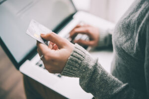 Invoice Factoring vs. Credit Cards
