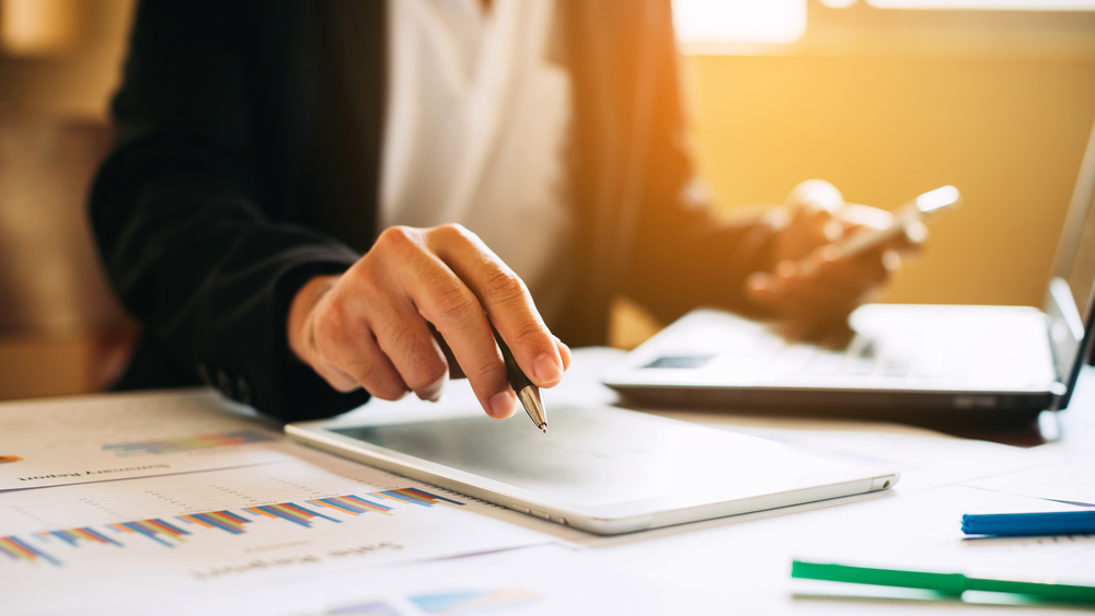 Factoring Services: A Flexible Approach to Business Cash Flow